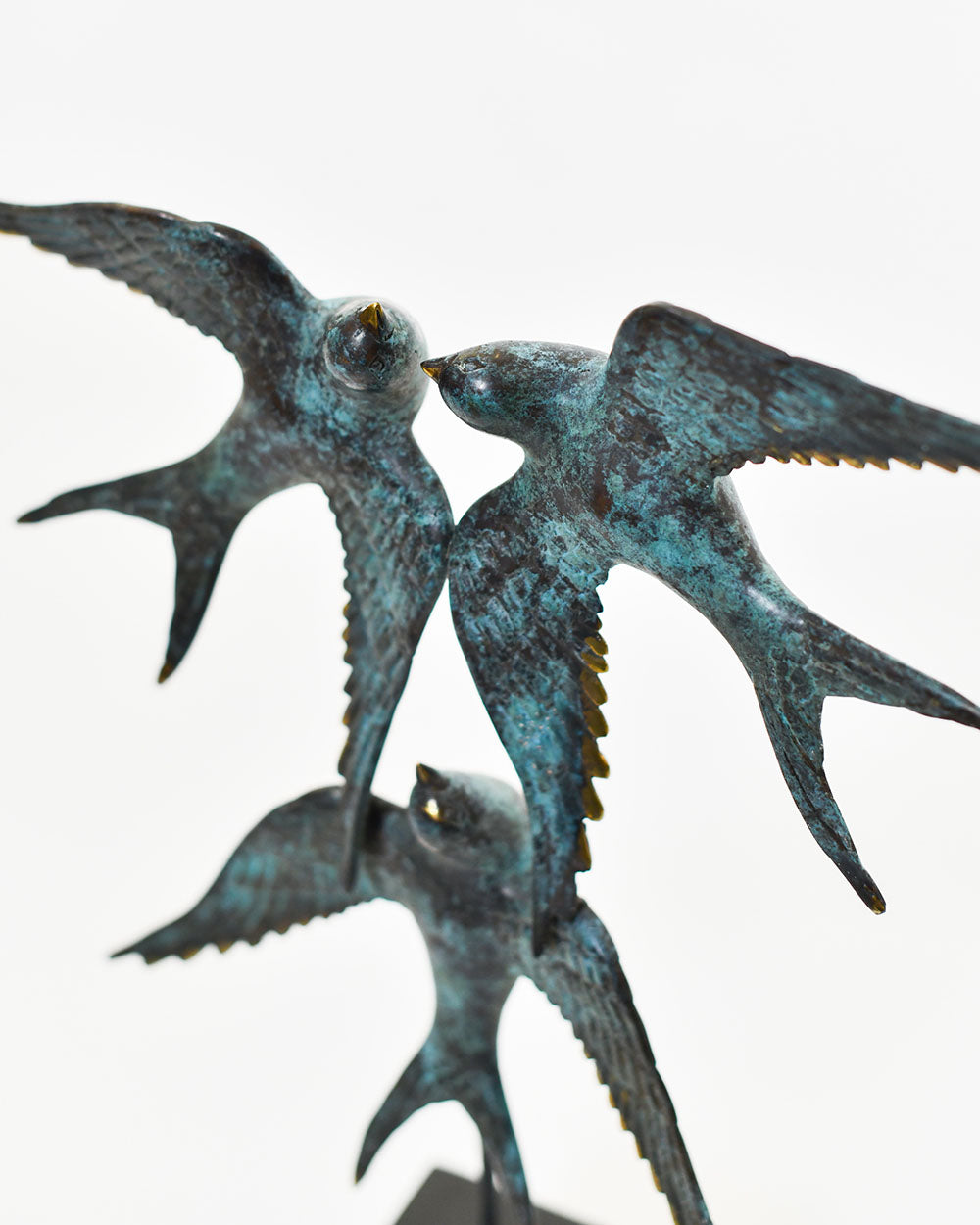 Close Up Details Of The Trio Of Birds Interior Decoration