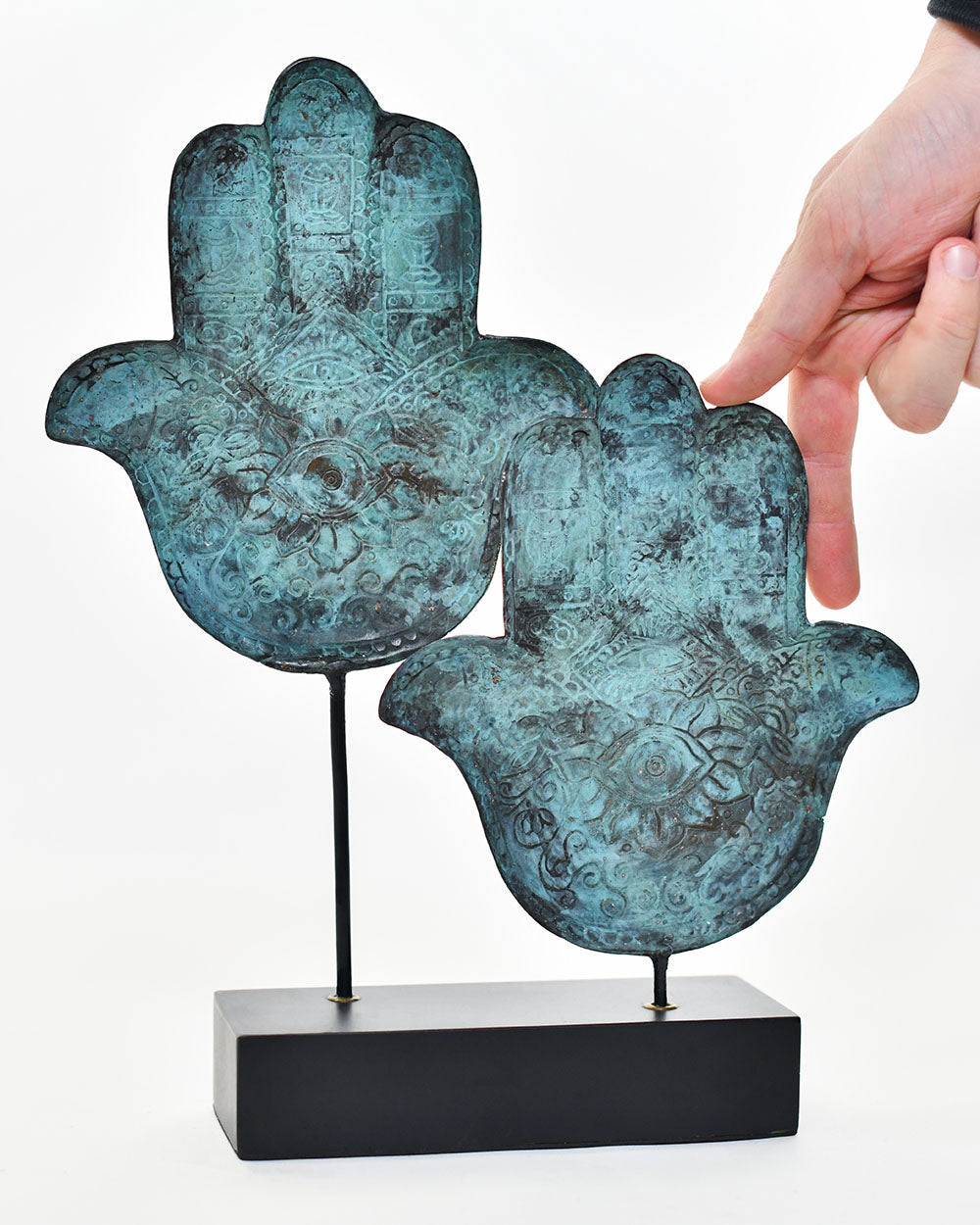 Scale Of The Decorative Hands Home Ornament