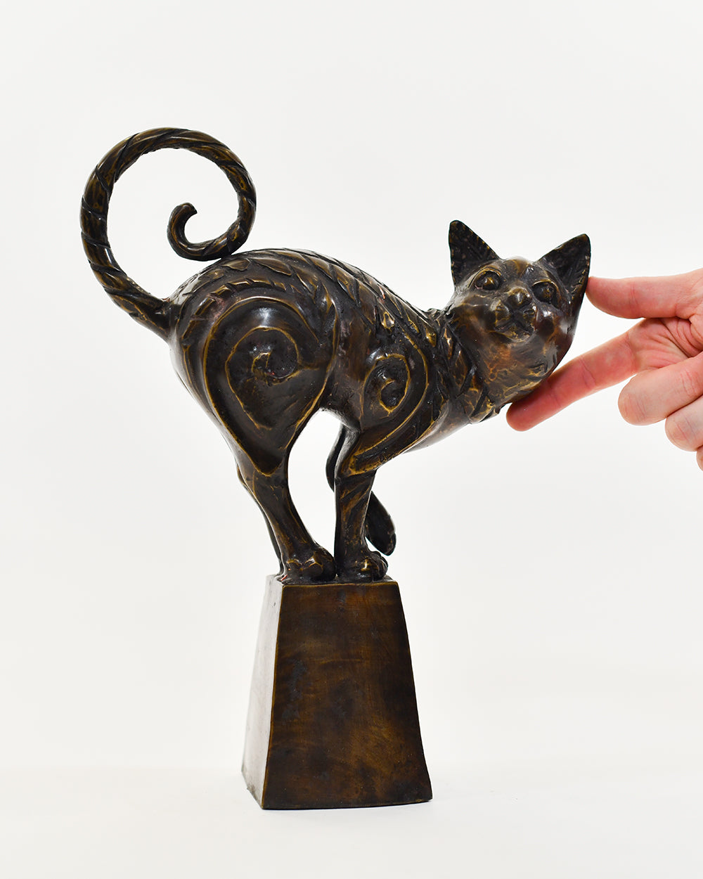Scale Of The Bronze Cat On A Plinth Decoration